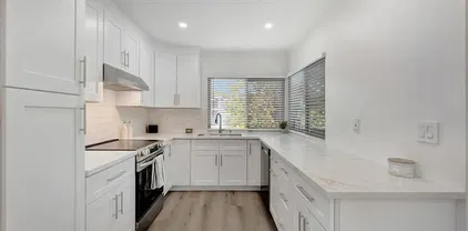 6672 Sun Dr Unit B, Huntington Beach