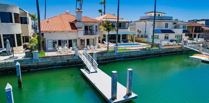 6 Buccaneer Way, Coronado