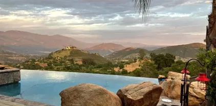 944 Rainbow Crest Rd, Fallbrook