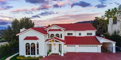 4020 Clarinda Dr, Tarzana
