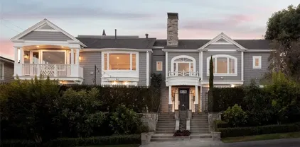 125 Kings Pl, Newport Beach