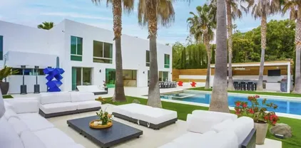 7713 Esterel Dr, La Jolla