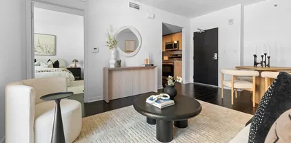 425 W Beech St Unit 709, Downtown