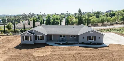 1904 Grey Rabbit Hollow Ln, Fallbrook