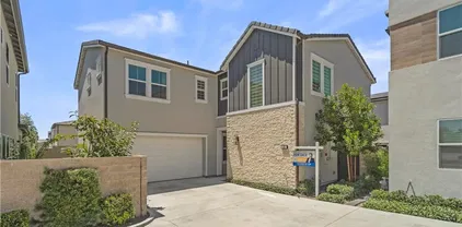 251 Brackens, Lake Forest