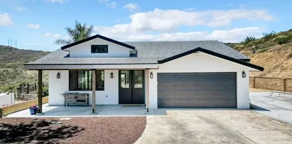 11132 Summit Ave, Santee
