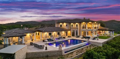 36852 Calle De Lobo Rd, Murrieta