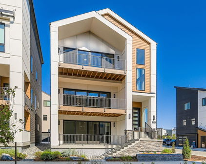 1768 Peak Loop, Broomfield