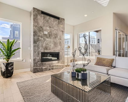 1764 Peak Loop, Broomfield