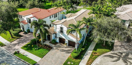 Best Gated Communities in Palm Beach Gardens for Families: Top Picks 3 Best Gated Communities in Palm Beach Gardens for Families: Top Picks