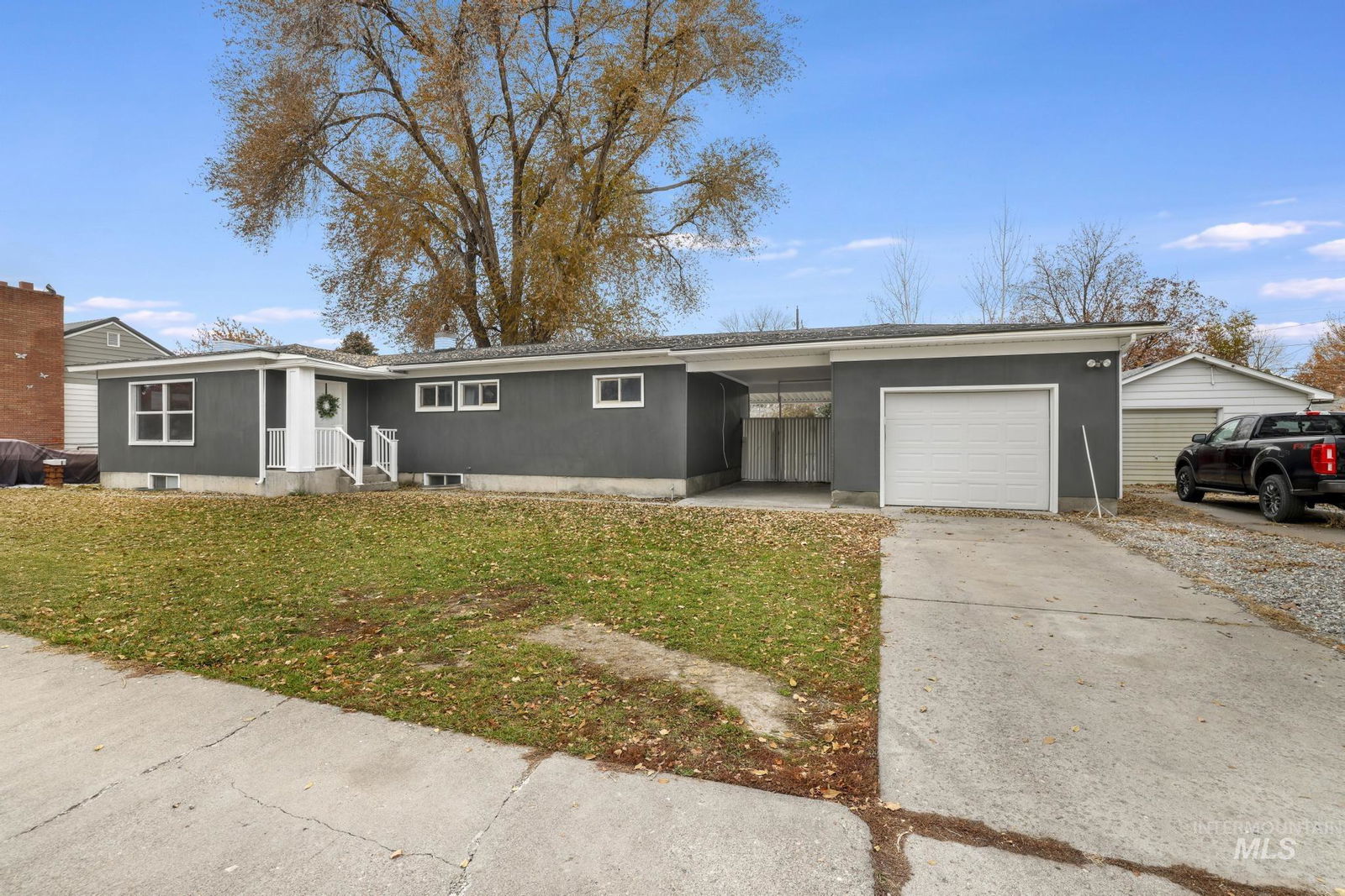 Property 98967435 - Photo 2