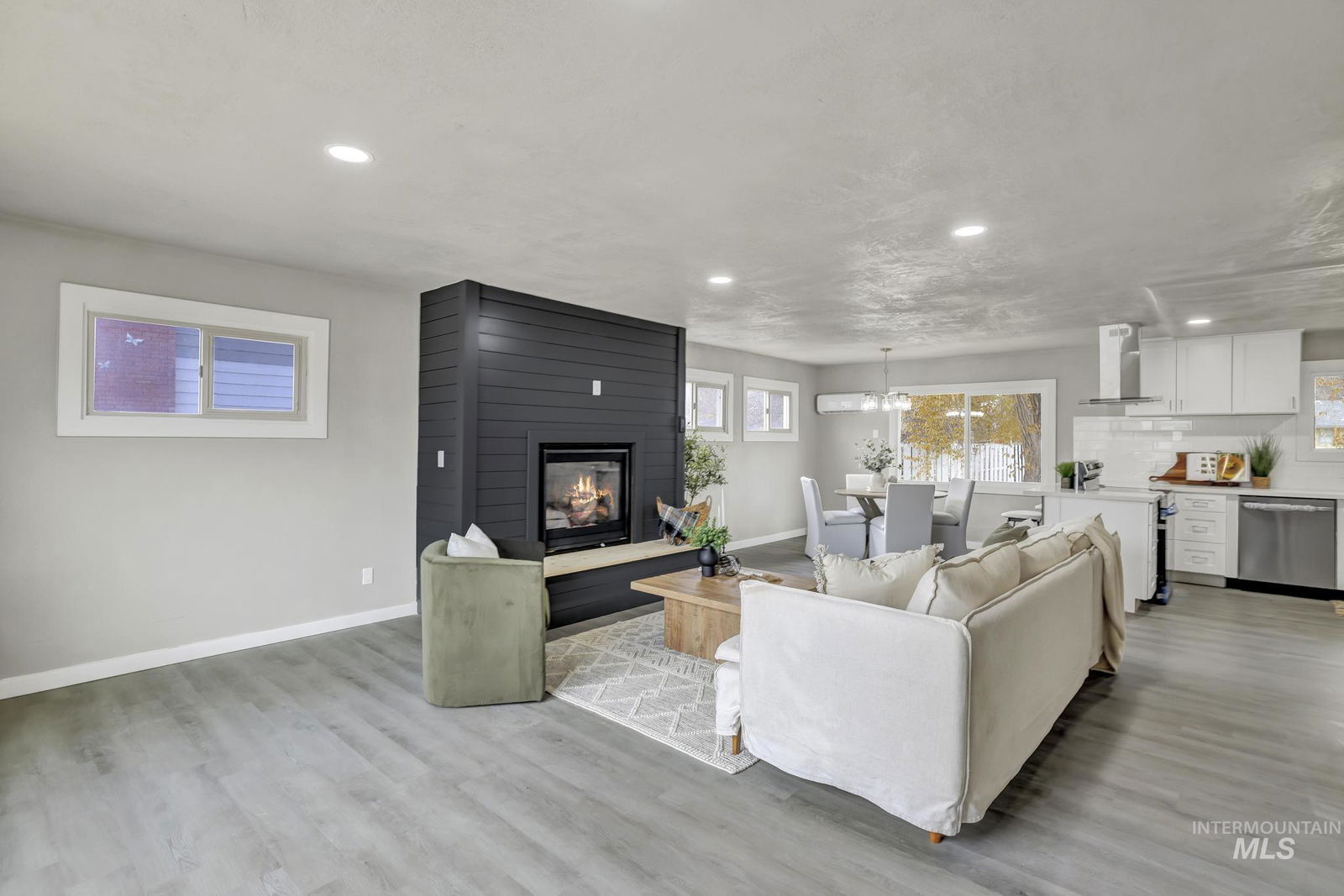 Property 98967435 - Photo 5