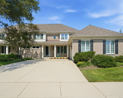 2004 Claridge Court, Northbrook