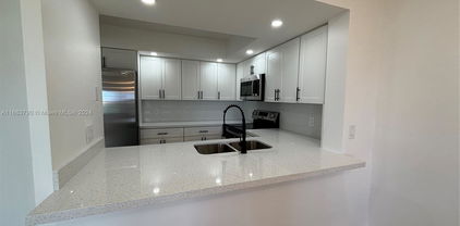 100 Sw 130th Ter Unit #412C, Pembroke Pines