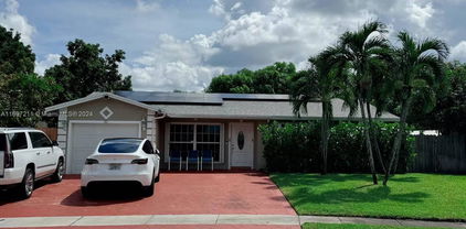 301 Nw 83rd Way, Pembroke Pines