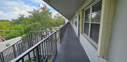 251 Sw 132nd Unit #417H, Pembroke Pines