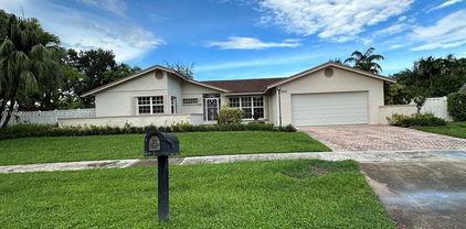 3800 Beach Way, Cooper City