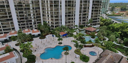 20281 E Country Club Dr Unit #207, Aventura