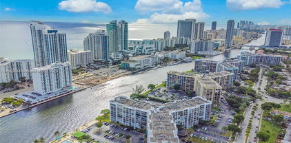 1000 Parkview Dr Unit #231, Hallandale Beach