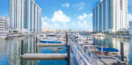 17211 Biscayne Blvd, North Miami Beach