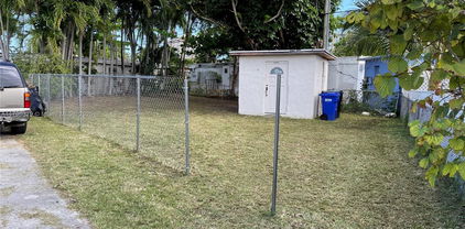 2244 Ne 136th St, North Miami Beach