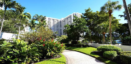 2500 Parkview Dr Unit #2020, Hallandale Beach