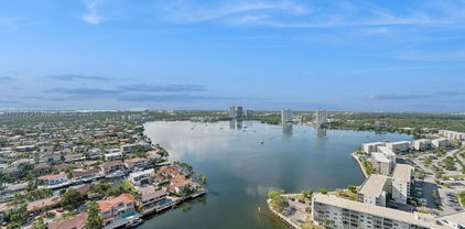 1000 W Island Blvd Unit #2911, Aventura