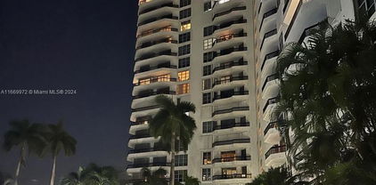 3530 Ne Mystic Pointe Dr Unit #2201, Aventura