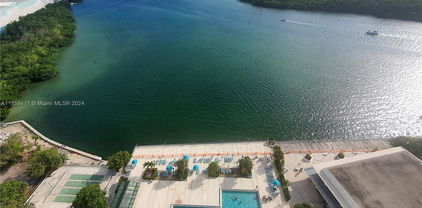 300 Bayview Dr Unit #PH10, Sunny Isles Beach