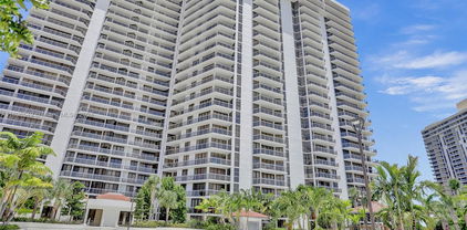 20281 E Country Club Dr Unit #1904, Aventura