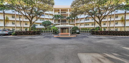 3800 Oaks Clubhouse Dr Unit #201, Pompano Beach