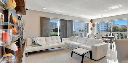 126 Golden Isles Dr Unit #32A, Hallandale Beach