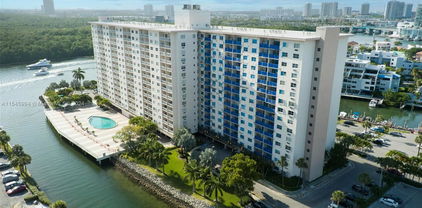 400 Kings Point Dr Unit #831, Sunny Isles Beach