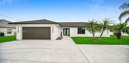 2851 Se 19 Pl, Cape Coral