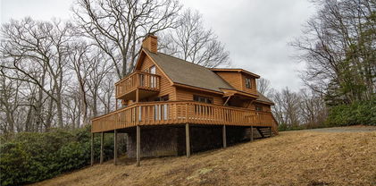 8280 Hemlock Ridge Road, Blowing Rock
