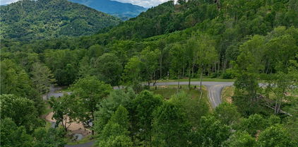 V-83 Black Feather Drive, Banner Elk
