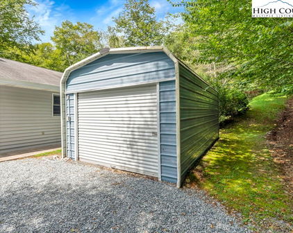 450 Astor Cook Road, Blowing Rock