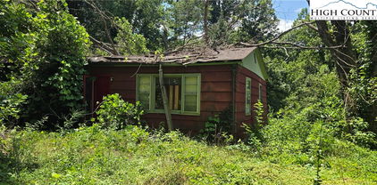 819 Montclair Circle, Lenoir