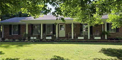 168 Highland Hill Drive, Jefferson
