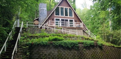 370 Woodland Hills Drive, Elk Park