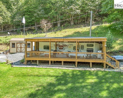 2314 N Fork New River Road, Lansing
