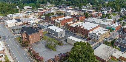 215 NW Church Street, Lenoir