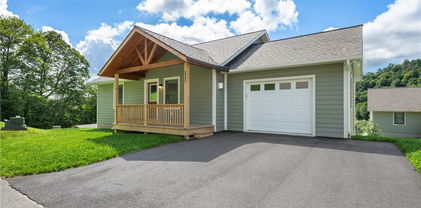 208 Carson Court Unit 79, Boone