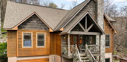 140 Spruce Hollow Road, Beech Mountain
