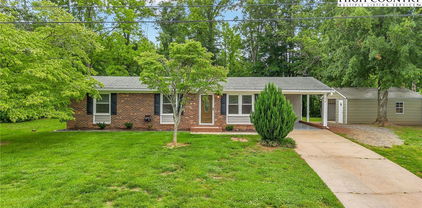 225 E Greencrest Drive, Millers Creek