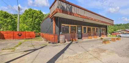 9211 NC Hwy 194 N Road, Lansing