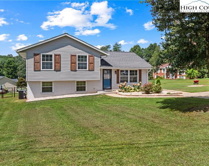 274 Dixie Hill Road, North Wilkesboro