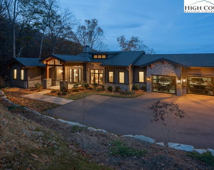 4930 Reynolds Parkway, Boone