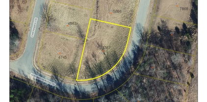 404 SE Huntington Woods Street, Lenoir
