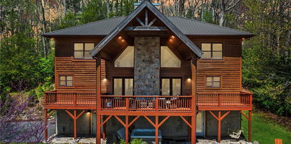 40 Ollis Ridge Lane, Elk Park
